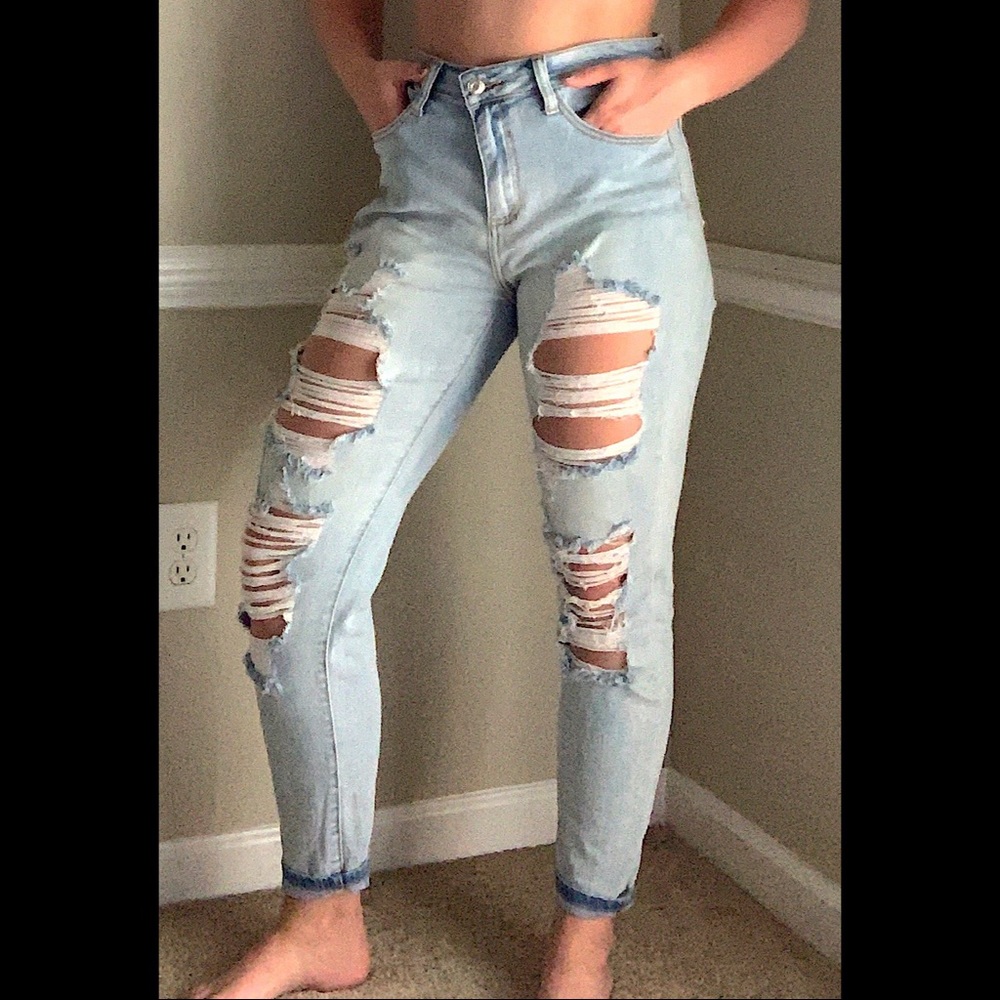 Light Washed High Waisted Distressed Jeans